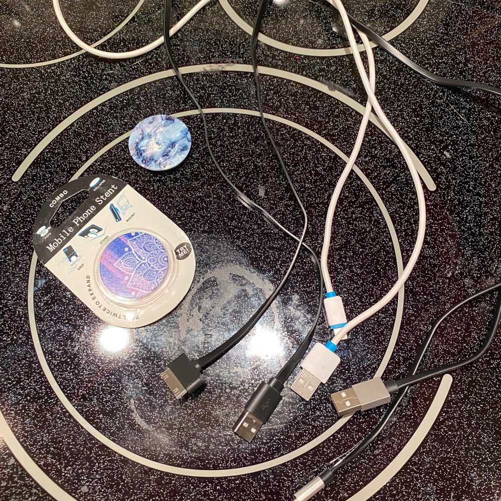 iphone bundle lot.